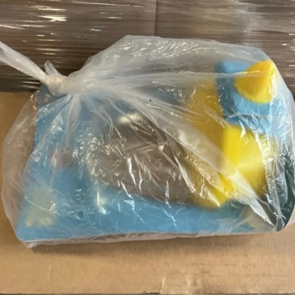 Featherland Mess-Less Large Hooded Bird Feeder - Yellow/Clear Cage Mounted